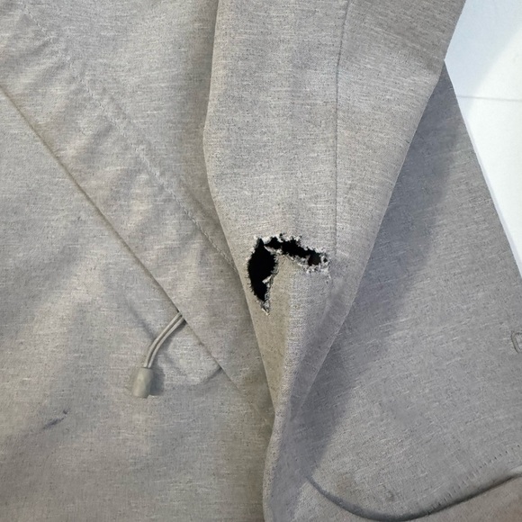 See description The North Face Light Gray Hooded RAIN Jacket - Picture 6 of 7